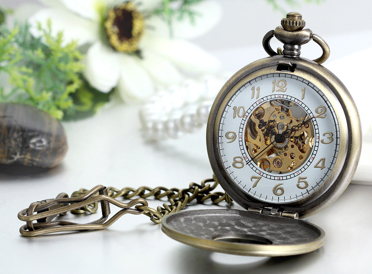 Boniskiss Antique Bronze Hollow Case Retro Roman Numerals Dial Mechanical Pocket Watch Necklace Pendant