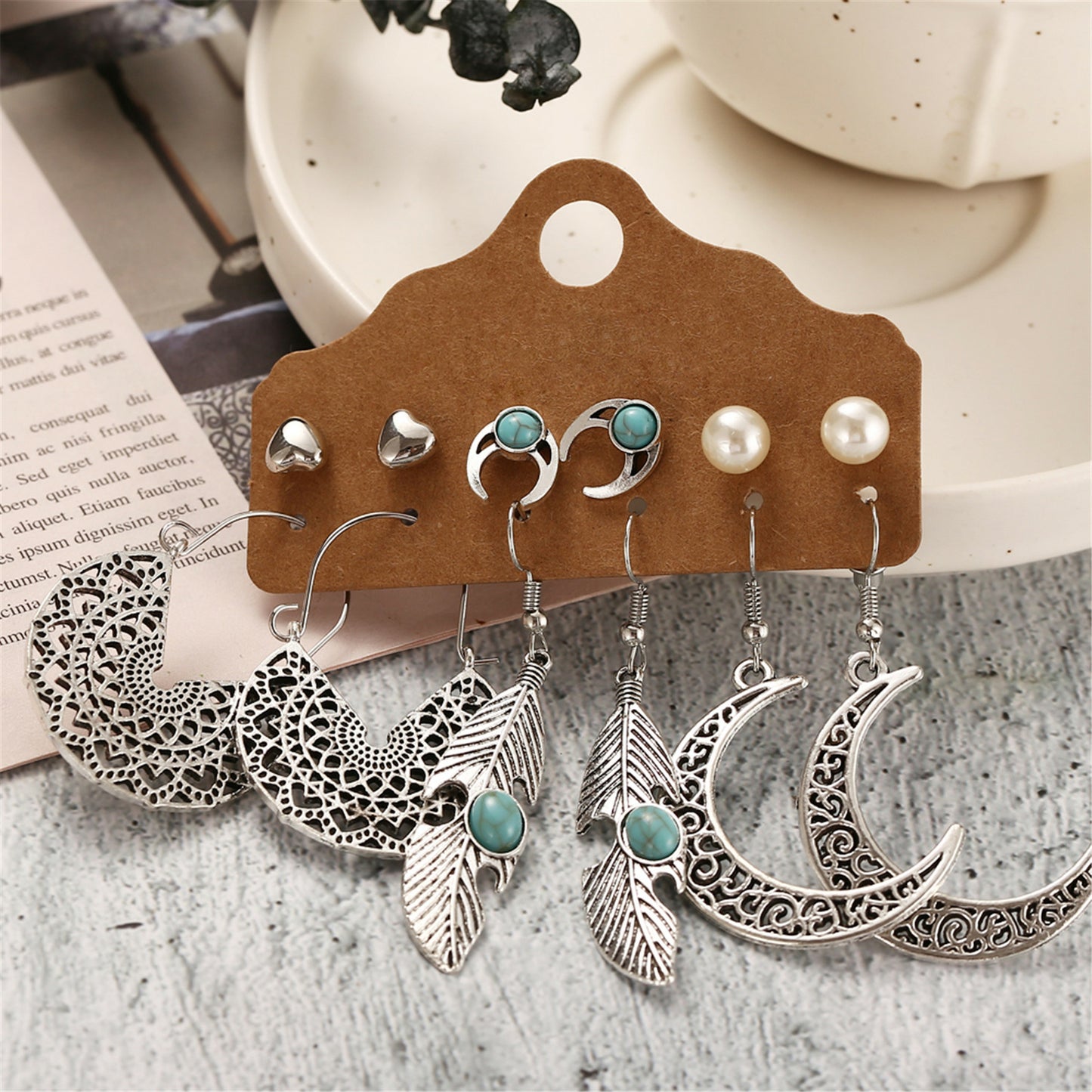 Conjunto de aretes y pulseras bohemias vintage de Boniskiss: pulsera bohemia con gancho y colgante