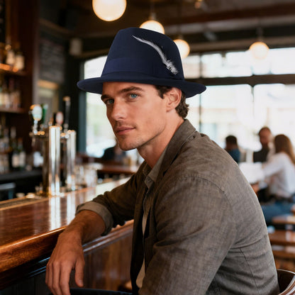 Chapeau Fedora Panama classique à bords courts avec plume - Boniskiss