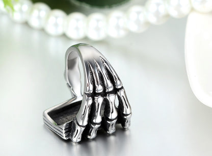 Boniskiss Mens Stainless Steel Ring Gothic Skull Hand Claw Poker Playing Card Black Silver