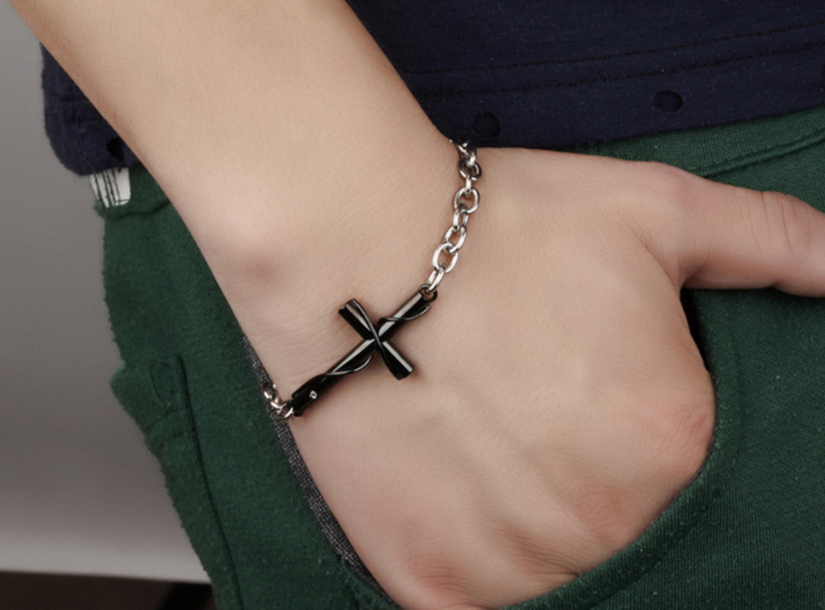 Pulsera Boniskiss de acero inoxidable para hombre y mujer, con dije de cruz, ideal como regalo de Navidad.